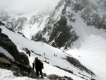 SILVRETTA - OPRAVDOV SKIALPINISTICK RJ - 2011, tyi dny ve sluncem zalitch horch. Pochvala vem astnkm za pohodu a super vkony. Odpoledn siesta byla vdy odmnou za rann vstvn... - fotografie 101