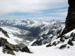 SILVRETTA - OPRAVDOV SKIALPINISTICK RJ - 2011, tyi dny ve sluncem zalitch horch. Pochvala vem astnkm za pohodu a super vkony. Odpoledn siesta byla vdy odmnou za rann vstvn... - fotografie 113