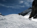 SILVRETTA - OPRAVDOV SKIALPINISTICK RJ - 2011, tyi dny ve sluncem zalitch horch. Pochvala vem astnkm za pohodu a super vkony. Odpoledn siesta byla vdy odmnou za rann vstvn... - fotografie 136