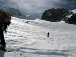 SILVRETTA - OPRAVDOV SKIALPINISTICK RJ - 2011, tyi dny ve sluncem zalitch horch. Pochvala vem astnkm za pohodu a super vkony. Odpoledn siesta byla vdy odmnou za rann vstvn... - fotografie 141