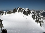 SILVRETTA - OPRAVDOV SKIALPINISTICK RJ - 2011, tyi dny ve sluncem zalitch horch. Pochvala vem astnkm za pohodu a super vkony. Odpoledn siesta byla vdy odmnou za rann vstvn... - fotografie 167