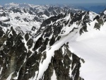 SILVRETTA - OPRAVDOV SKIALPINISTICK RJ - 2011, tyi dny ve sluncem zalitch horch. Pochvala vem astnkm za pohodu a super vkony. Odpoledn siesta byla vdy odmnou za rann vstvn... - fotografie 171