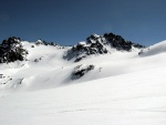 SILVRETTA - OPRAVDOV SKIALPINISTICK RJ - 2011, tyi dny ve sluncem zalitch horch. Pochvala vem astnkm za pohodu a super vkony. Odpoledn siesta byla vdy odmnou za rann vstvn... - fotografie 187