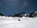 SILVRETTA - OPRAVDOV SKIALPINISTICK RJ - 2011, tyi dny ve sluncem zalitch horch. Pochvala vem astnkm za pohodu a super vkony. Odpoledn siesta byla vdy odmnou za rann vstvn... - fotografie 191