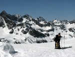 SILVRETTA - OPRAVDOV SKIALPINISTICK RJ - 2011, tyi dny ve sluncem zalitch horch. Pochvala vem astnkm za pohodu a super vkony. Odpoledn siesta byla vdy odmnou za rann vstvn... - fotografie 199