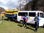 RAFTING NA JIZEE 16.4.2011, Na horch snh a pod horami slunce. Nov snh jet nezaal tt a tak bylo vody mlo. Pesto oblben vlce mma a tta, stejn jako schody a umpa byly pardn zbavn. - fotografie 7