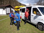 RAFTING NA JIZEE 16.4.2011, Na horch snh a pod horami slunce. Nov snh jet nezaal tt a tak bylo vody mlo. Pesto oblben vlce mma a tta, stejn jako schody a umpa byly pardn zbavn. - fotografie 8