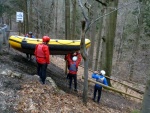 RAFTING NA JIZEE 16.4.2011, Na horch snh a pod horami slunce. Nov snh jet nezaal tt a tak bylo vody mlo. Pesto oblben vlce mma a tta, stejn jako schody a umpa byly pardn zbavn. - fotografie 27