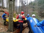 RAFTING NA JIZEE 16.4.2011, Na horch snh a pod horami slunce. Nov snh jet nezaal tt a tak bylo vody mlo. Pesto oblben vlce mma a tta, stejn jako schody a umpa byly pardn zbavn. - fotografie 29