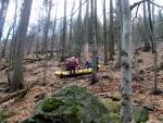 RAFTING NA JIZEE 16.4.2011, Na horch snh a pod horami slunce. Nov snh jet nezaal tt a tak bylo vody mlo. Pesto oblben vlce mma a tta, stejn jako schody a umpa byly pardn zbavn. - fotografie 30