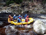 RAFTING NA JIZEE 16.4.2011, Na horch snh a pod horami slunce. Nov snh jet nezaal tt a tak bylo vody mlo. Pesto oblben vlce mma a tta, stejn jako schody a umpa byly pardn zbavn. - fotografie 33