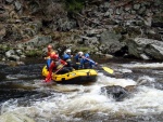 RAFTING NA JIZEE 16.4.2011, Na horch snh a pod horami slunce. Nov snh jet nezaal tt a tak bylo vody mlo. Pesto oblben vlce mma a tta, stejn jako schody a umpa byly pardn zbavn. - fotografie 40