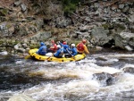 RAFTING NA JIZEE 16.4.2011, Na horch snh a pod horami slunce. Nov snh jet nezaal tt a tak bylo vody mlo. Pesto oblben vlce mma a tta, stejn jako schody a umpa byly pardn zbavn. - fotografie 41