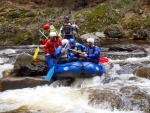 RAFTING NA JIZEE 16.4.2011, Na horch snh a pod horami slunce. Nov snh jet nezaal tt a tak bylo vody mlo. Pesto oblben vlce mma a tta, stejn jako schody a umpa byly pardn zbavn. - fotografie 59