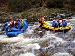 RAFTING NA JIZEE 16.4.2011, Na horch snh a pod horami slunce. Nov snh jet nezaal tt a tak bylo vody mlo. Pesto oblben vlce mma a tta, stejn jako schody a umpa byly pardn zbavn. - fotografie 64