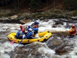 RAFTING NA JIZEE 16.4.2011, Na horch snh a pod horami slunce. Nov snh jet nezaal tt a tak bylo vody mlo. Pesto oblben vlce mma a tta, stejn jako schody a umpa byly pardn zbavn. - fotografie 66