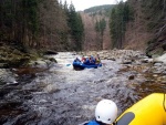 RAFTING NA JIZEE 16.4.2011, Na horch snh a pod horami slunce. Nov snh jet nezaal tt a tak bylo vody mlo. Pesto oblben vlce mma a tta, stejn jako schody a umpa byly pardn zbavn. - fotografie 95