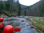 RAFTING NA JIZEE 16.4.2011, Na horch snh a pod horami slunce. Nov snh jet nezaal tt a tak bylo vody mlo. Pesto oblben vlce mma a tta, stejn jako schody a umpa byly pardn zbavn. - fotografie 103