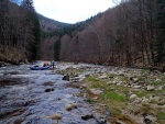 RAFTING NA JIZEE 16.4.2011, Na horch snh a pod horami slunce. Nov snh jet nezaal tt a tak bylo vody mlo. Pesto oblben vlce mma a tta, stejn jako schody a umpa byly pardn zbavn. - fotografie 106