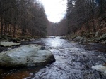 RAFTING NA JIZEE 16.4.2011, Na horch snh a pod horami slunce. Nov snh jet nezaal tt a tak bylo vody mlo. Pesto oblben vlce mma a tta, stejn jako schody a umpa byly pardn zbavn. - fotografie 109