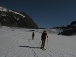 Skialpov rj 2011 slo 2, Nepzniv pedpov na tst nevyla a tak si vichni louen se zimou skvle uili. tyi dny pln nronho lapn a ostrch sjezd. Zvren odjezd na erstvm praanu byl zakonenm vskutku st - fotografie 4