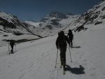 Skialpov rj 2011 slo 2, Nepzniv pedpov na tst nevyla a tak si vichni louen se zimou skvle uili. tyi dny pln nronho lapn a ostrch sjezd. Zvren odjezd na erstvm praanu byl zakonenm vskutku st - fotografie 16