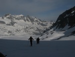 Skialpov rj 2011 slo 2, Nepzniv pedpov na tst nevyla a tak si vichni louen se zimou skvle uili. tyi dny pln nronho lapn a ostrch sjezd. Zvren odjezd na erstvm praanu byl zakonenm vskutku st - fotografie 26