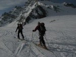 Skialpov rj 2011 slo 2, Nepzniv pedpov na tst nevyla a tak si vichni louen se zimou skvle uili. tyi dny pln nronho lapn a ostrch sjezd. Zvren odjezd na erstvm praanu byl zakonenm vskutku st - fotografie 30