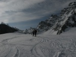 Skialpov rj 2011 slo 2, Nepzniv pedpov na tst nevyla a tak si vichni louen se zimou skvle uili. tyi dny pln nronho lapn a ostrch sjezd. Zvren odjezd na erstvm praanu byl zakonenm vskutku st - fotografie 32