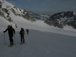 Skialpov rj 2011 slo 2, Nepzniv pedpov na tst nevyla a tak si vichni louen se zimou skvle uili. tyi dny pln nronho lapn a ostrch sjezd. Zvren odjezd na erstvm praanu byl zakonenm vskutku st - fotografie 41