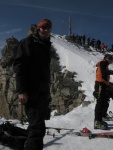 Skialpov rj 2011 slo 2, Nepzniv pedpov na tst nevyla a tak si vichni louen se zimou skvle uili. tyi dny pln nronho lapn a ostrch sjezd. Zvren odjezd na erstvm praanu byl zakonenm vskutku st - fotografie 50