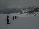 Skialpov rj 2011 slo 2, Nepzniv pedpov na tst nevyla a tak si vichni louen se zimou skvle uili. tyi dny pln nronho lapn a ostrch sjezd. Zvren odjezd na erstvm praanu byl zakonenm vskutku st - fotografie 83