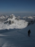 Skialpov rj 2011 slo 2, Nepzniv pedpov na tst nevyla a tak si vichni louen se zimou skvle uili. tyi dny pln nronho lapn a ostrch sjezd. Zvren odjezd na erstvm praanu byl zakonenm vskutku st - fotografie 97