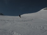 Skialpov rj 2011 slo 2, Nepzniv pedpov na tst nevyla a tak si vichni louen se zimou skvle uili. tyi dny pln nronho lapn a ostrch sjezd. Zvren odjezd na erstvm praanu byl zakonenm vskutku st - fotografie 110