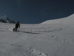 Skialpov rj 2011 slo 2, Nepzniv pedpov na tst nevyla a tak si vichni louen se zimou skvle uili. tyi dny pln nronho lapn a ostrch sjezd. Zvren odjezd na erstvm praanu byl zakonenm vskutku st - fotografie 114