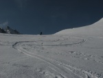 Skialpov rj 2011 slo 2, Nepzniv pedpov na tst nevyla a tak si vichni louen se zimou skvle uili. tyi dny pln nronho lapn a ostrch sjezd. Zvren odjezd na erstvm praanu byl zakonenm vskutku st - fotografie 125