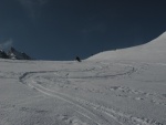 Skialpov rj 2011 slo 2, Nepzniv pedpov na tst nevyla a tak si vichni louen se zimou skvle uili. tyi dny pln nronho lapn a ostrch sjezd. Zvren odjezd na erstvm praanu byl zakonenm vskutku st - fotografie 127