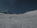 Skialpov rj 2011 slo 2, Nepzniv pedpov na tst nevyla a tak si vichni louen se zimou skvle uili. tyi dny pln nronho lapn a ostrch sjezd. Zvren odjezd na erstvm praanu byl zakonenm vskutku st - fotografie 129