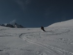 Skialpov rj 2011 slo 2, Nepzniv pedpov na tst nevyla a tak si vichni louen se zimou skvle uili. tyi dny pln nronho lapn a ostrch sjezd. Zvren odjezd na erstvm praanu byl zakonenm vskutku st - fotografie 132