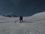Skialpov rj 2011 slo 2, Nepzniv pedpov na tst nevyla a tak si vichni louen se zimou skvle uili. tyi dny pln nronho lapn a ostrch sjezd. Zvren odjezd na erstvm praanu byl zakonenm vskutku st - fotografie 134