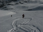 Skialpov rj 2011 slo 2, Nepzniv pedpov na tst nevyla a tak si vichni louen se zimou skvle uili. tyi dny pln nronho lapn a ostrch sjezd. Zvren odjezd na erstvm praanu byl zakonenm vskutku st - fotografie 138