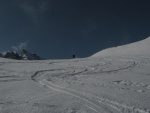 Skialpov rj 2011 slo 2, Nepzniv pedpov na tst nevyla a tak si vichni louen se zimou skvle uili. tyi dny pln nronho lapn a ostrch sjezd. Zvren odjezd na erstvm praanu byl zakonenm vskutku st - fotografie 145