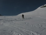 Skialpov rj 2011 slo 2, Nepzniv pedpov na tst nevyla a tak si vichni louen se zimou skvle uili. tyi dny pln nronho lapn a ostrch sjezd. Zvren odjezd na erstvm praanu byl zakonenm vskutku st - fotografie 152