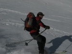 Skialpov rj 2011 slo 2, Nepzniv pedpov na tst nevyla a tak si vichni louen se zimou skvle uili. tyi dny pln nronho lapn a ostrch sjezd. Zvren odjezd na erstvm praanu byl zakonenm vskutku st - fotografie 155