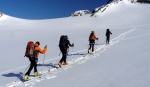 PECHOD SILVRETTY NA SKIALPECH, Vylo nejen poas a nov snh, ale i parta. Prost asn akce. Dalo by se ci: skialpinistick mlsota. - fotografie 107