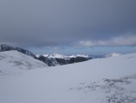Hochschwab skialpov, V noru jsme se vydali na skialpov przkum vchodn hradby trska - poho Hochschwab. Co se tk mnostv snhu dn hitparda, ale i tak jsme si to uili. Zejmna pi kopn stup pi sestupu z h - fotografie 15