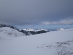 Hochschwab skialpov, V noru jsme se vydali na skialpov przkum vchodn hradby trska - poho Hochschwab. Co se tk mnostv snhu dn hitparda, ale i tak jsme si to uili. Zejmna pi kopn stup pi sestupu z h - fotografie 15