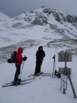 Hochschwab skialpov, V noru jsme se vydali na skialpov przkum vchodn hradby trska - poho Hochschwab. Co se tk mnostv snhu dn hitparda, ale i tak jsme si to uili. Zejmna pi kopn stup pi sestupu z h - fotografie 17