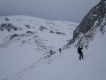 Hochschwab skialpov, V noru jsme se vydali na skialpov przkum vchodn hradby trska - poho Hochschwab. Co se tk mnostv snhu dn hitparda, ale i tak jsme si to uili. Zejmna pi kopn stup pi sestupu z h - fotografie 18