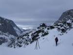 Hochschwab skialpov, V noru jsme se vydali na skialpov przkum vchodn hradby trska - poho Hochschwab. Co se tk mnostv snhu dn hitparda, ale i tak jsme si to uili. Zejmna pi kopn stup pi sestupu z h - fotografie 19